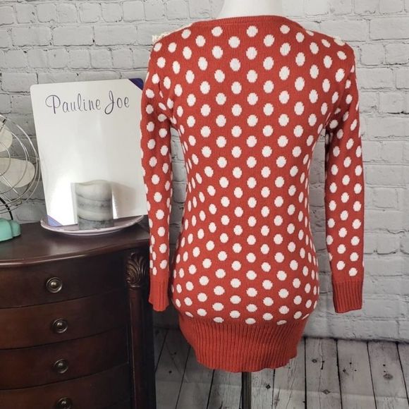 Orange red sweater with white polka dots and lace - Picture 5 of 9